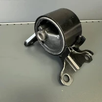 Подушка двигуна ліва JEEP Patriot 5105667AF
