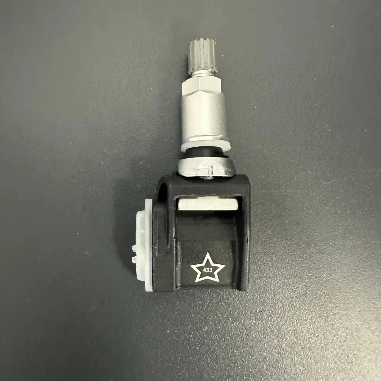 Датчик тиску в шинах (система TPMS) 433 МГц BMW 3-Series (кузов G20) 5-Series (кузов G30 / G31)7-Series (кузов G11 / G12) 8-Series 2