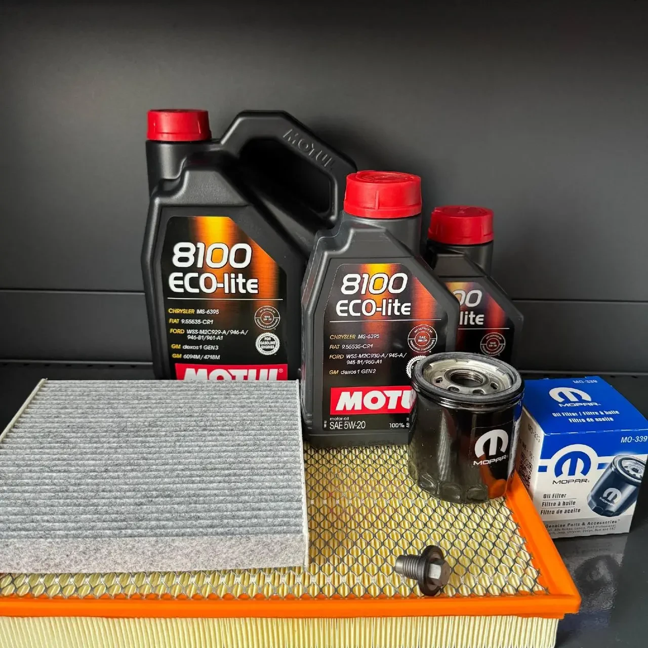 Комплект для ТО Motul 5w20 Dodge RAM 1500 5.7 13-20 (Масло5+1+1, фільтр масляний, фільтр повітряний, фільтр салону вугільний,