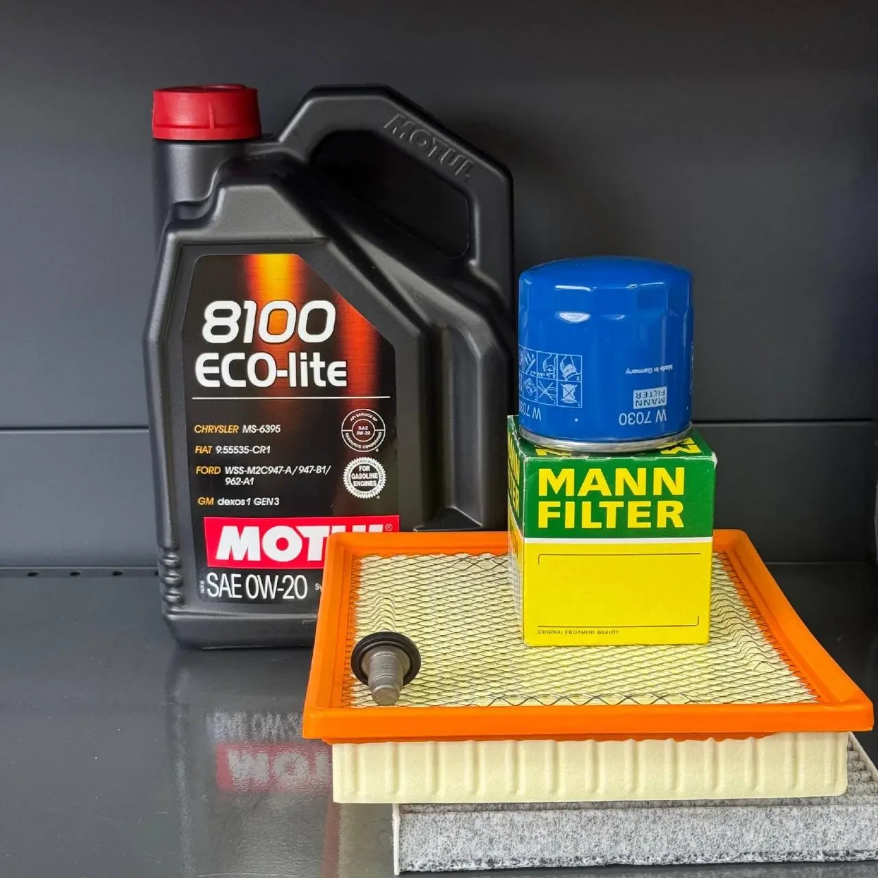 Комплект для ТО MOTUL Eco-Lite 0w20 Dodge Journey 2.4 (Масло, фільтр масляний, фільтр повітряний, фільтр салону вугільний, зливна