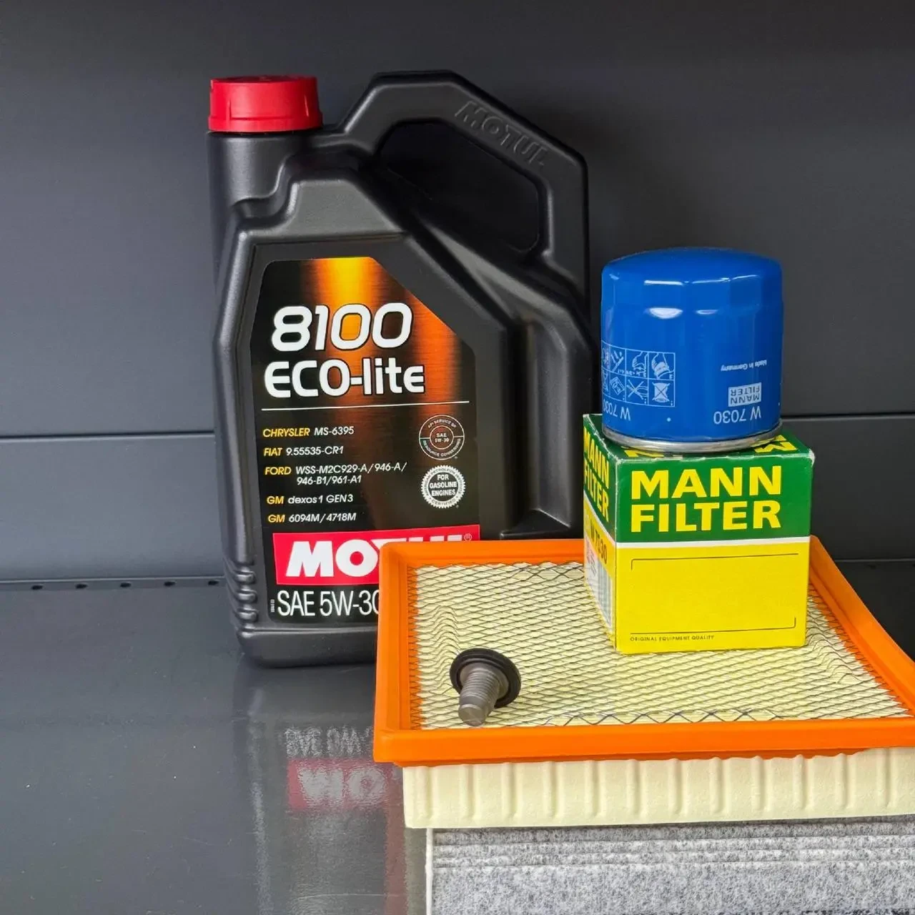 Комплект для ТО MOTUL Eco-Lite 5w30 Dodge Journey 2.4 (Масло, фільтр масляний, фільтр повітряний, фільтр салону вугільний, зливна