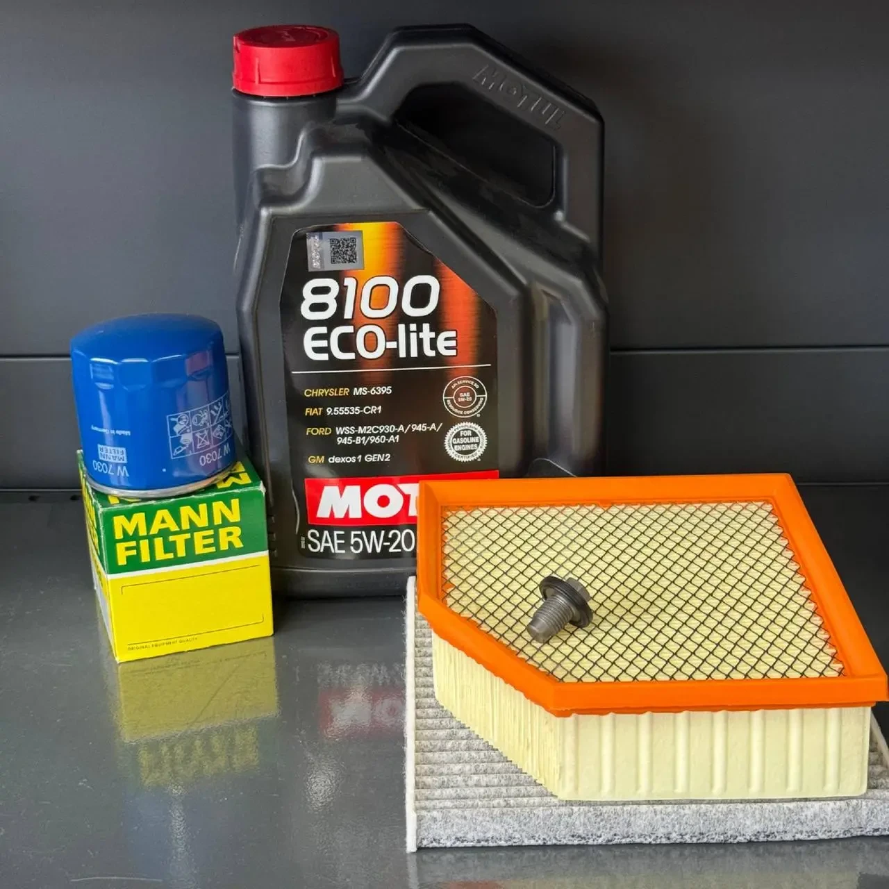 Комплект для ТО Motul   5w20 DODGE DART 2.0/2.4 (Масло, фільтр масляний, фільтр повітряний, фільтр салону вугільний, зливна