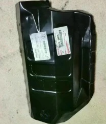 Кронштейн панелі підлоги, правий Toyota Camry 70 5831533010