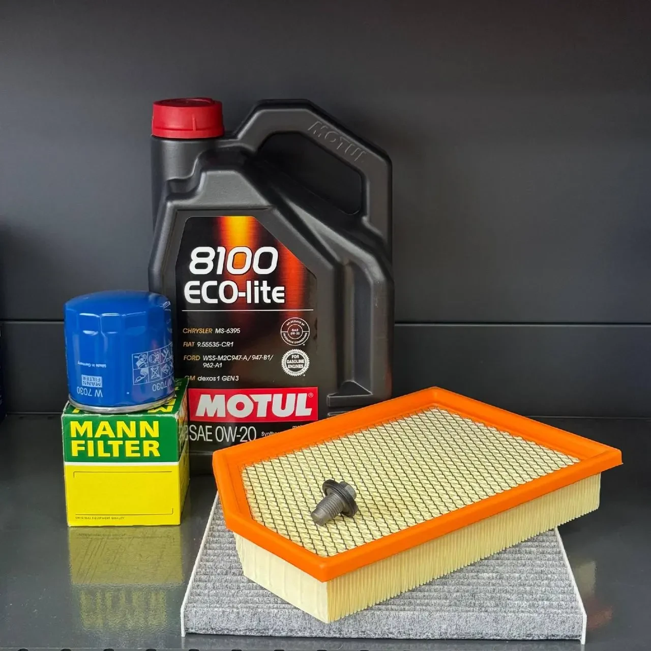 Комплект для Motul 0w20 Jeep Cherokee до рест -2018 2.4 (Масло, фільтр масляний, фільтр повітряний, фільтр салону вугільний,