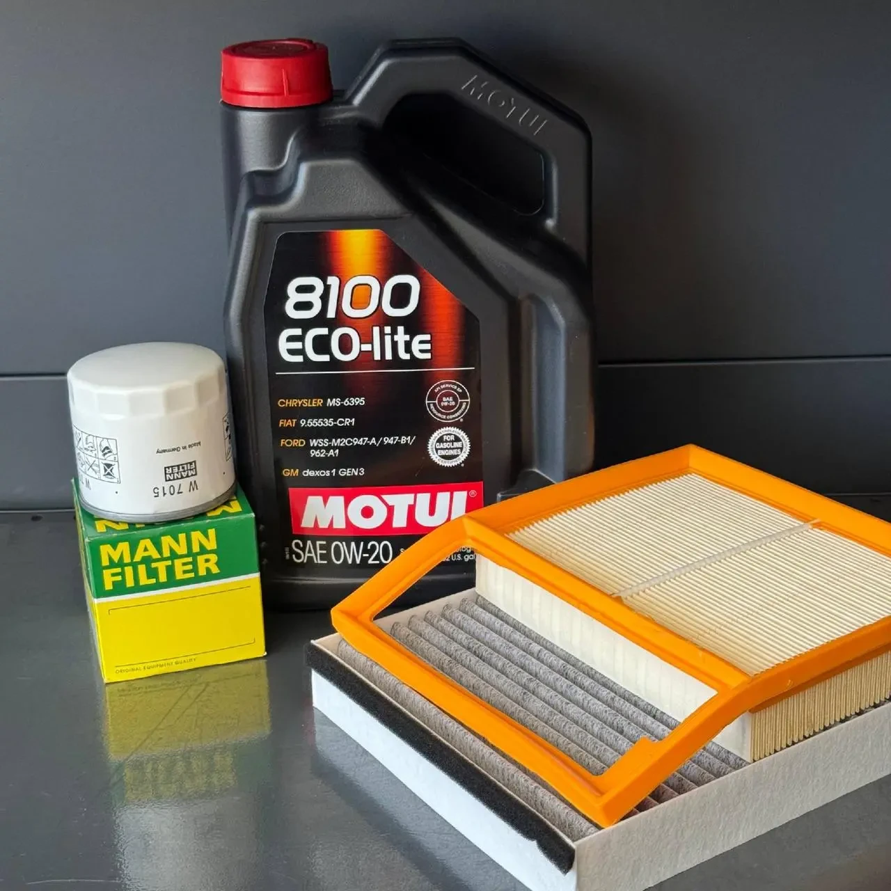 Комплект для ТО Motul 0w20 Ford C-Max 13-18 2.0 (Масло, фільтр масляний, фільтр повітряний, фільтр салону вугільний)