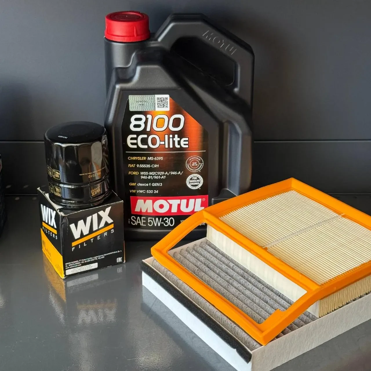 Комплект для ТО Motul 5w30 Ford C-Max 13-18 2.0 (Масло, фільтр масляний, фільтр повітряний, фільтр салону вугільний)
