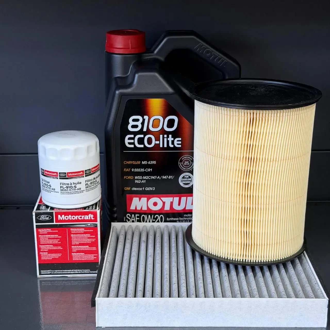 Комплект для ТО Motul 0w20 Ford Focus 2.0 12-18 (Масло, фільтр масляний, фільтр повітряний, фільтр салону вугільний)