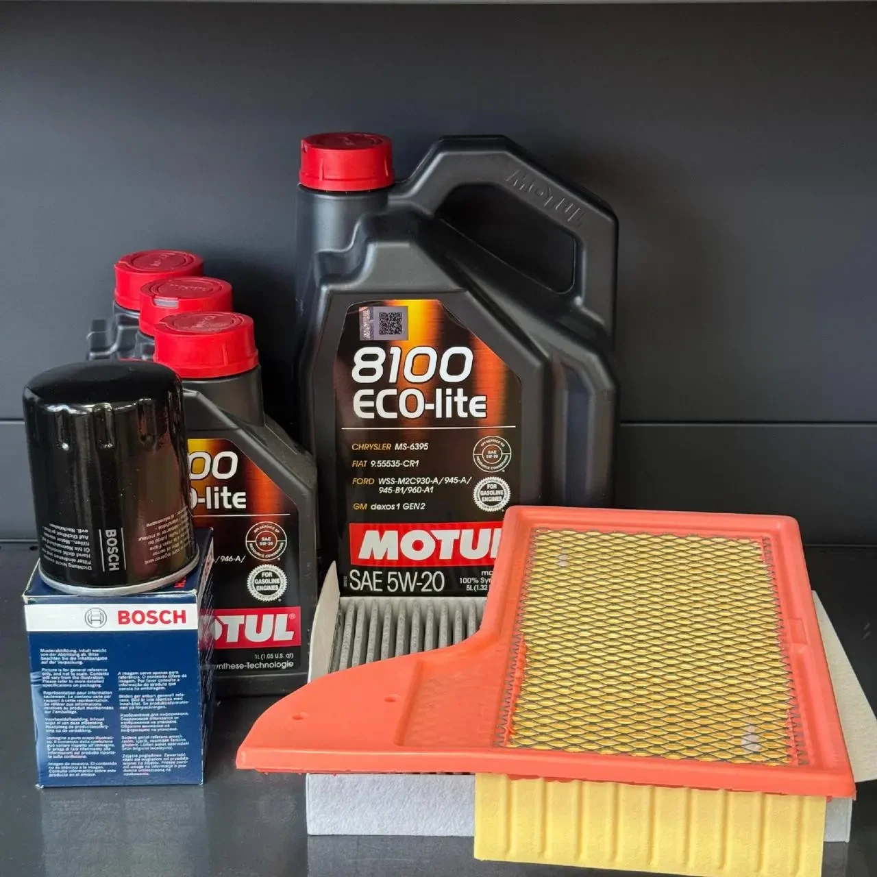 Комплект для ТО Motul 5w20 Ford Mustang (5.0) 15-21(Масло 8л, фільтр масляний, фільтр повітряний, фільтр салону вугільний)