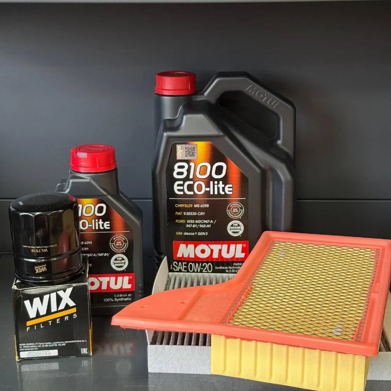 Комплект для ТО Motul 0w20 Ford Mustang (2.3)15-21 (Масло 6л, фільтр масляний, фільтр повітряний, фільтр салону вугільний