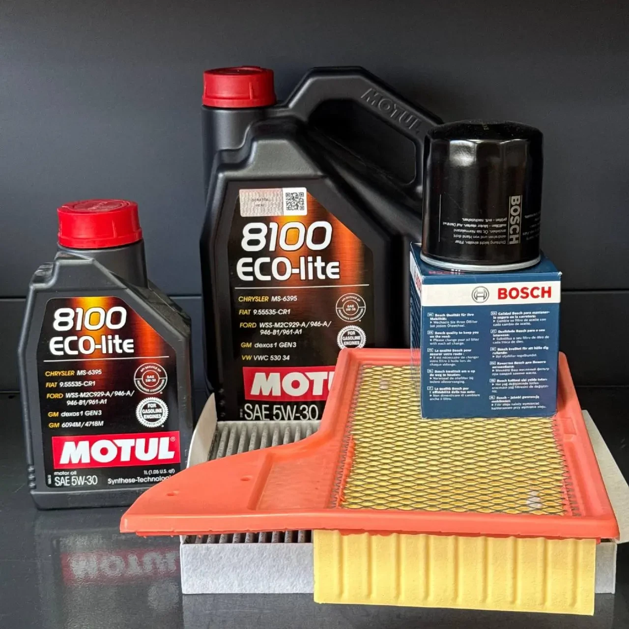 Комплект для ТО Motul 5w30 Ford Mustang (2.3)15-21 (Масло 6л, фільтр масляний, фільтр повітряний, фільтр салону вугільний)
