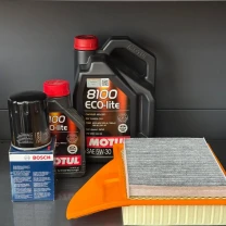 Комплект для ТО Motul 5w30 Ford Mustang (3.7) 13-14 (Масло 6л, фільтр масляний, фільтр повітряний, фільтр салону вугільний)