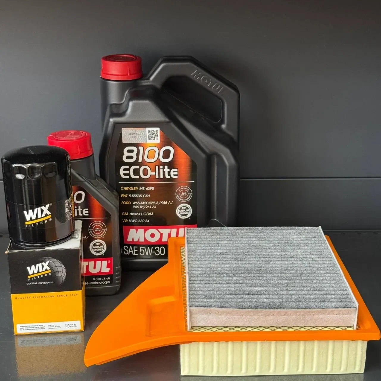 Комплект для ТО Motul 5w30 Ford Mustang (3.7) 13-14 (Масло 6л, фільтр масляний, фільтр повітряний, фільтр салону вугільний)