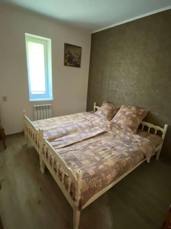 8-к будинок Київ, Деснянський, Карла Маркса 13