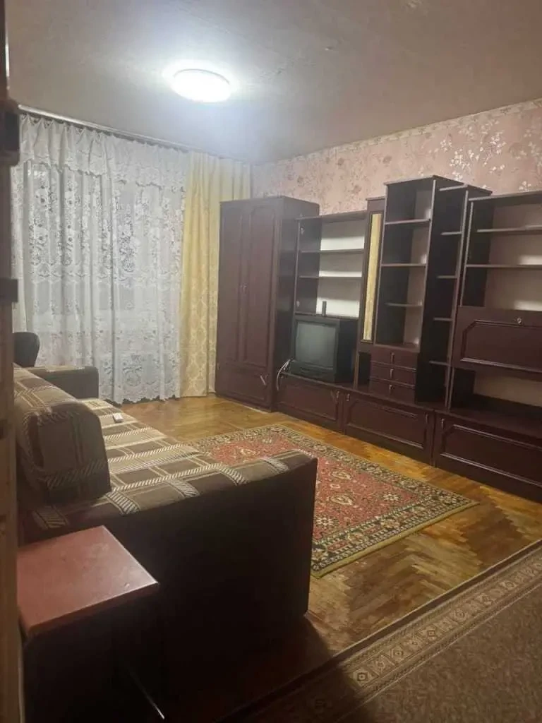 кімната Київ, Подільський, Світлицького 24-а 3