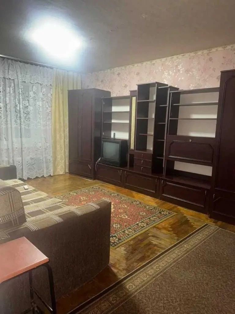 кімната Київ, Подільський, Світлицького 24-а 6