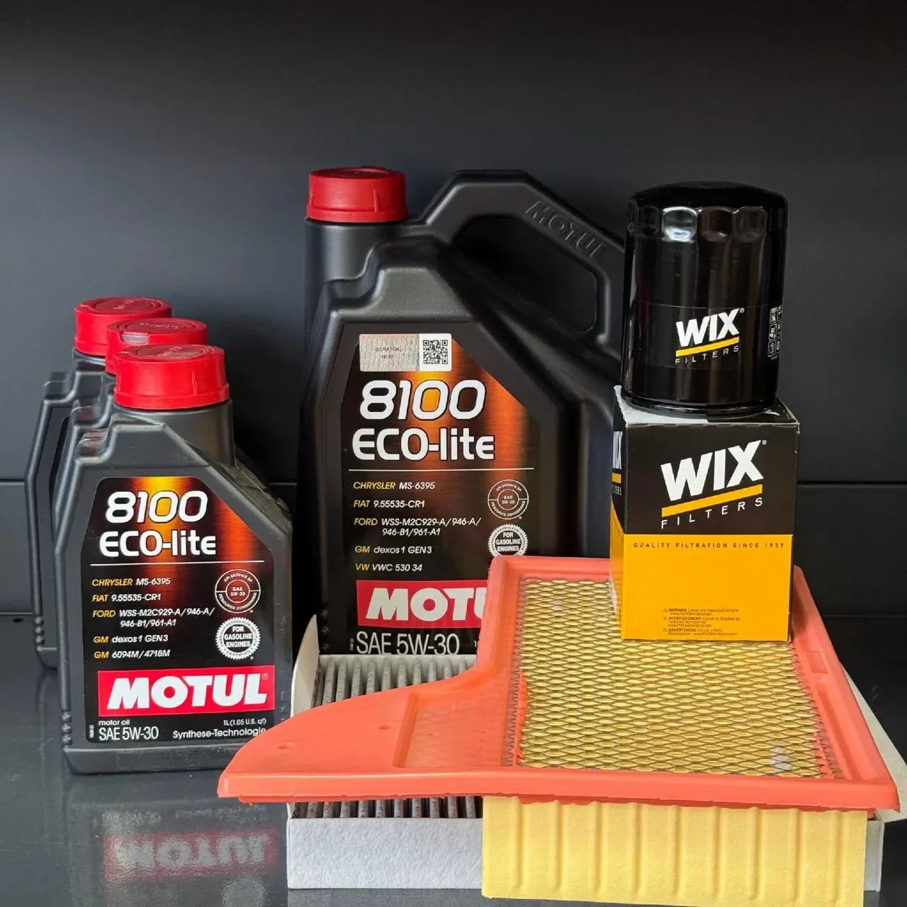 Комплект для ТО Motul 5w30 Ford Mustang (5.0) 15-21(Масло 8л, фільтр масляний, фільтр повітряний, фільтр салону вугільний)