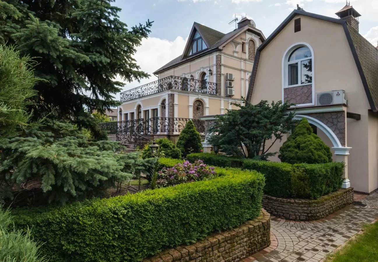 10-к будинок Вишгородський, Лютіж, Озерная 1 3