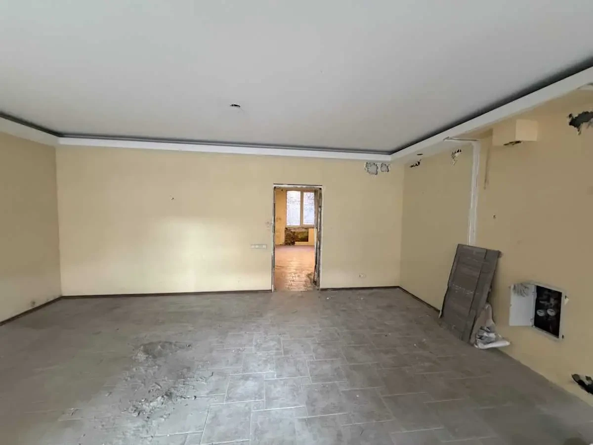 торгові площі Київ, Печерський, Михайла Бойчука 25 7