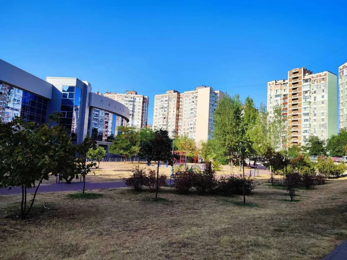 1-к квартира Київ, Деснянський, Володимира Висоцького 11 13