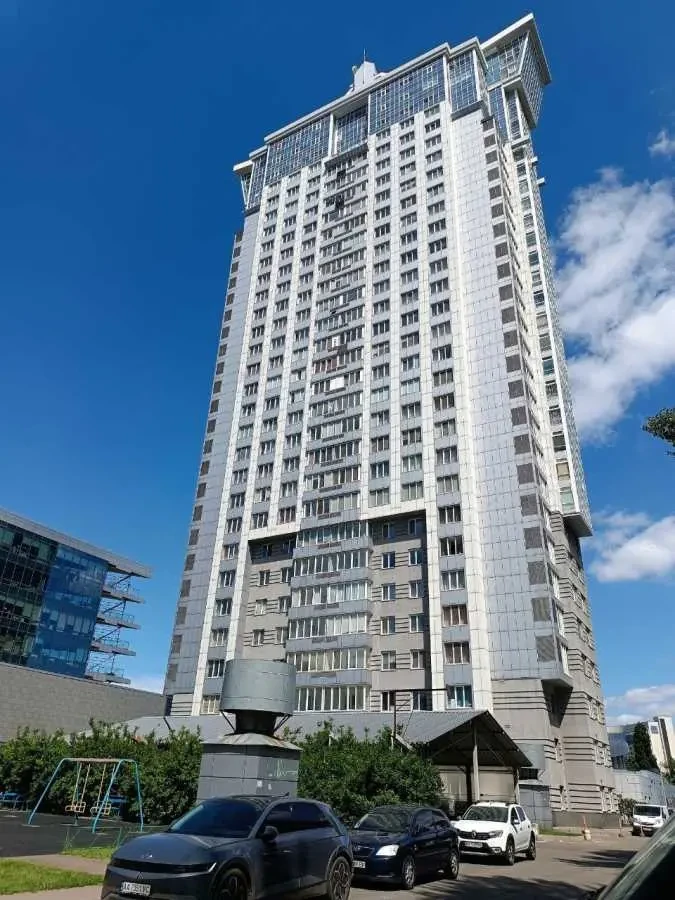 підземний паркінг Київ, Дніпровський, Дніпровська 1 7