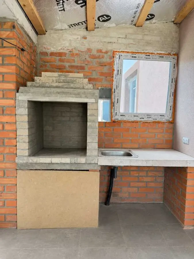 5-к будинок Бучанський, Стоянка, Леніна 5