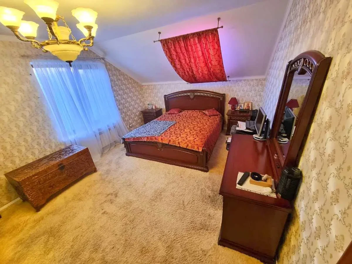 4-к будинок Бучанський, Макарів, Полтавська 17