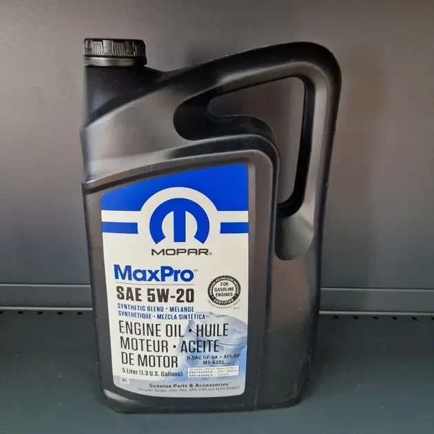 Моторна синтетична олива масло Mopar Maxpro SAE 5W-20 5л. ( 68518203AA  68218891AC )
