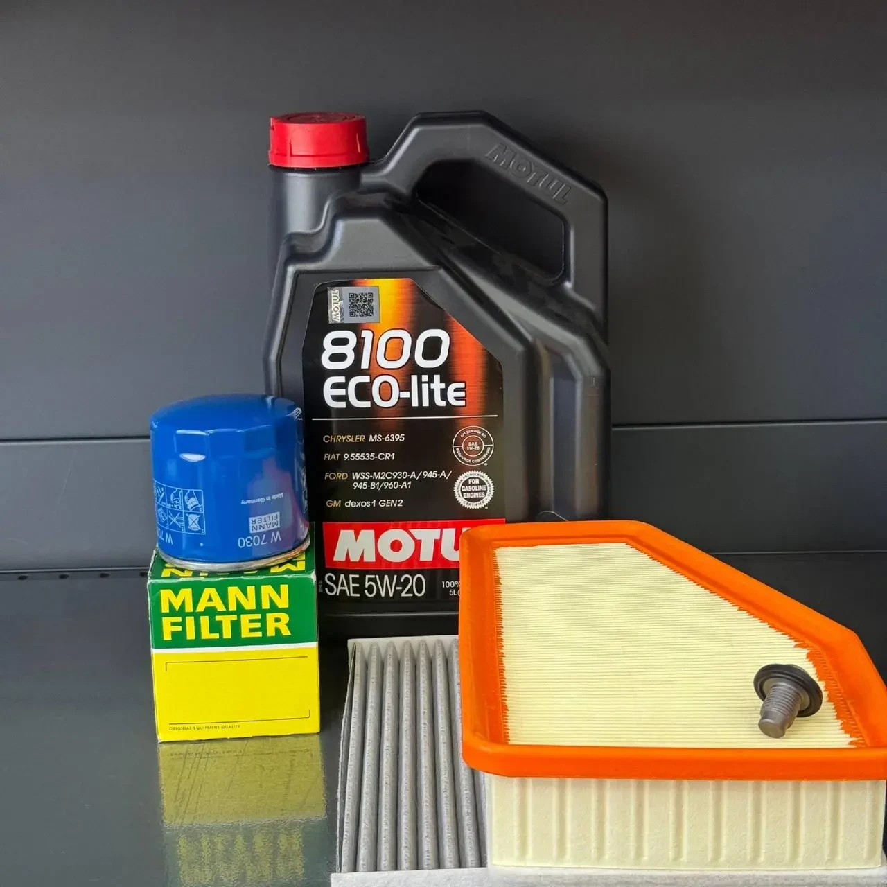 Комплект для ТО Motul 5w20 Jeep Cherokee рест 2018+ 2.4 (Масло, фільтр масляний , фільтр повітряний, фільтр салону вугільний,