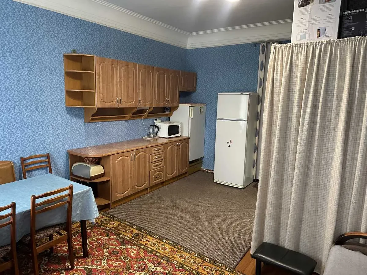 кімната Київ, Шевченківський, Кирпоноса 12 3