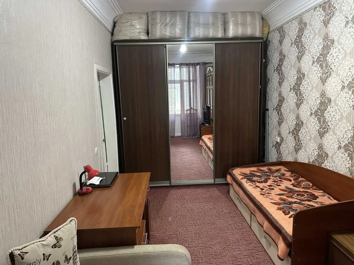 кімната Київ, Шевченківський, Кирпоноса 12 12