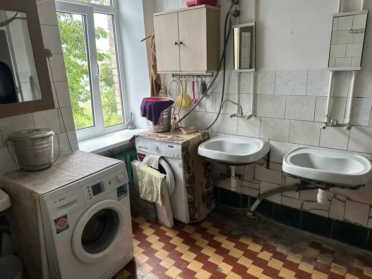 кімната Київ, Шевченківський, Кирпоноса 12 22
