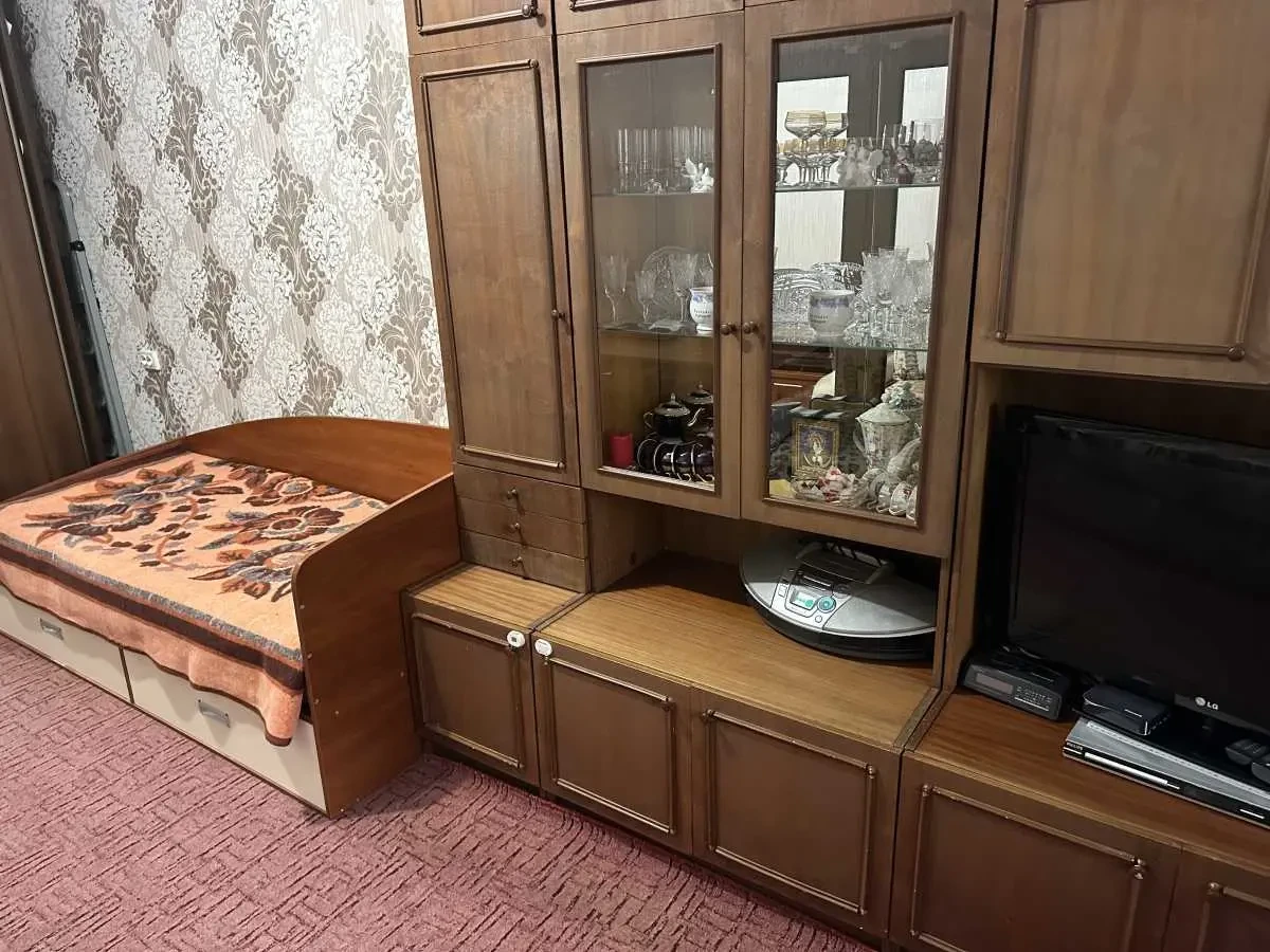 кімната Київ, Шевченківський, Кирпоноса 12 13