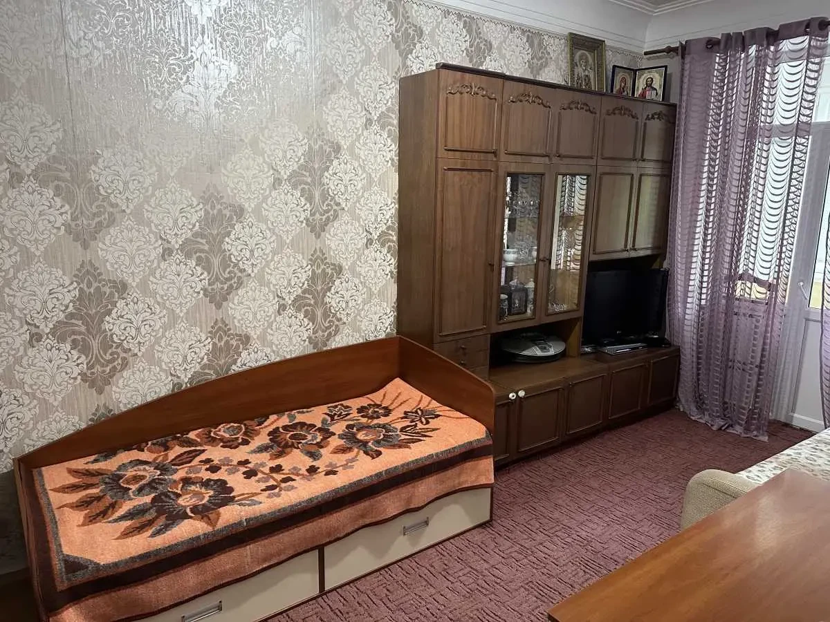 кімната Київ, Шевченківський, Кирпоноса 12 10
