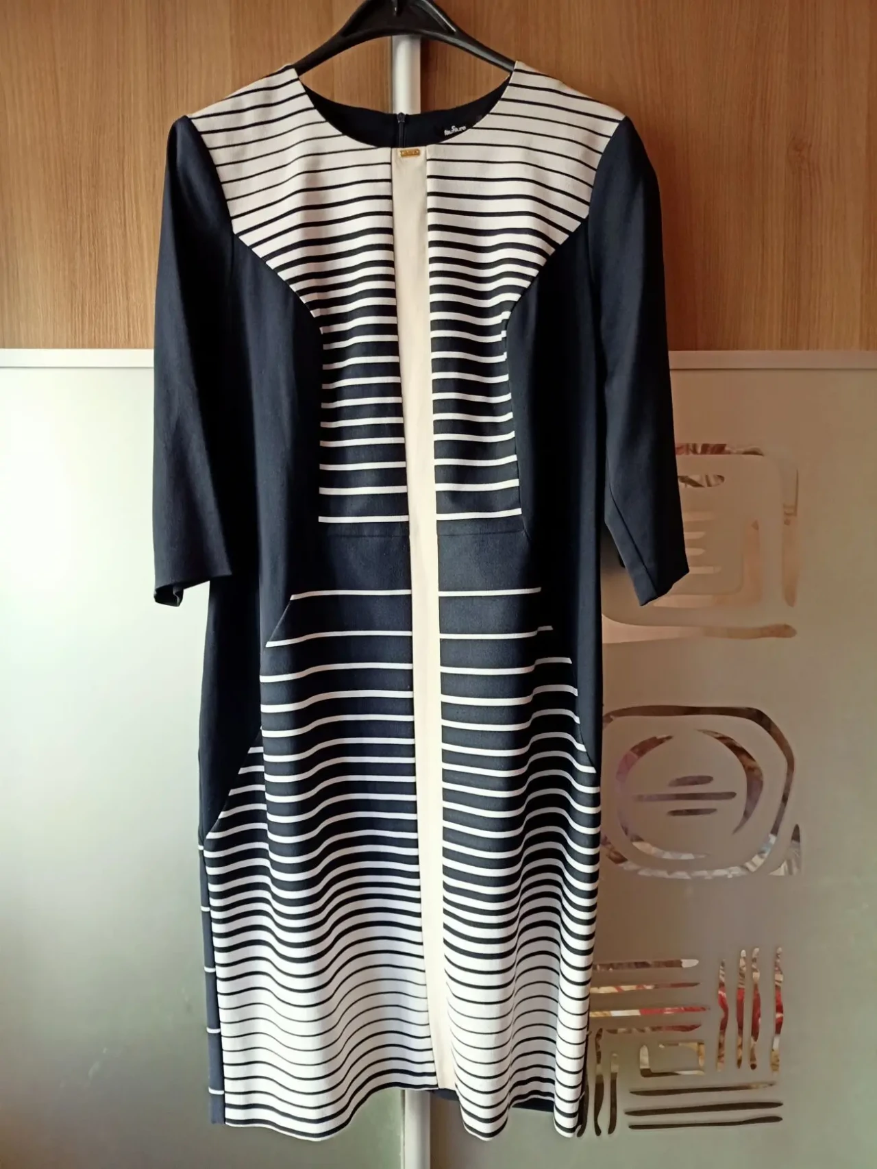 Сукня жіноча, ділова та стильна, розмір 50-52