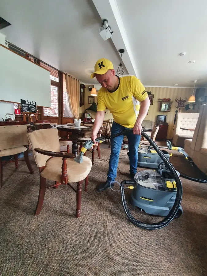 Оренда професійного миючого пилососа Karcher 7