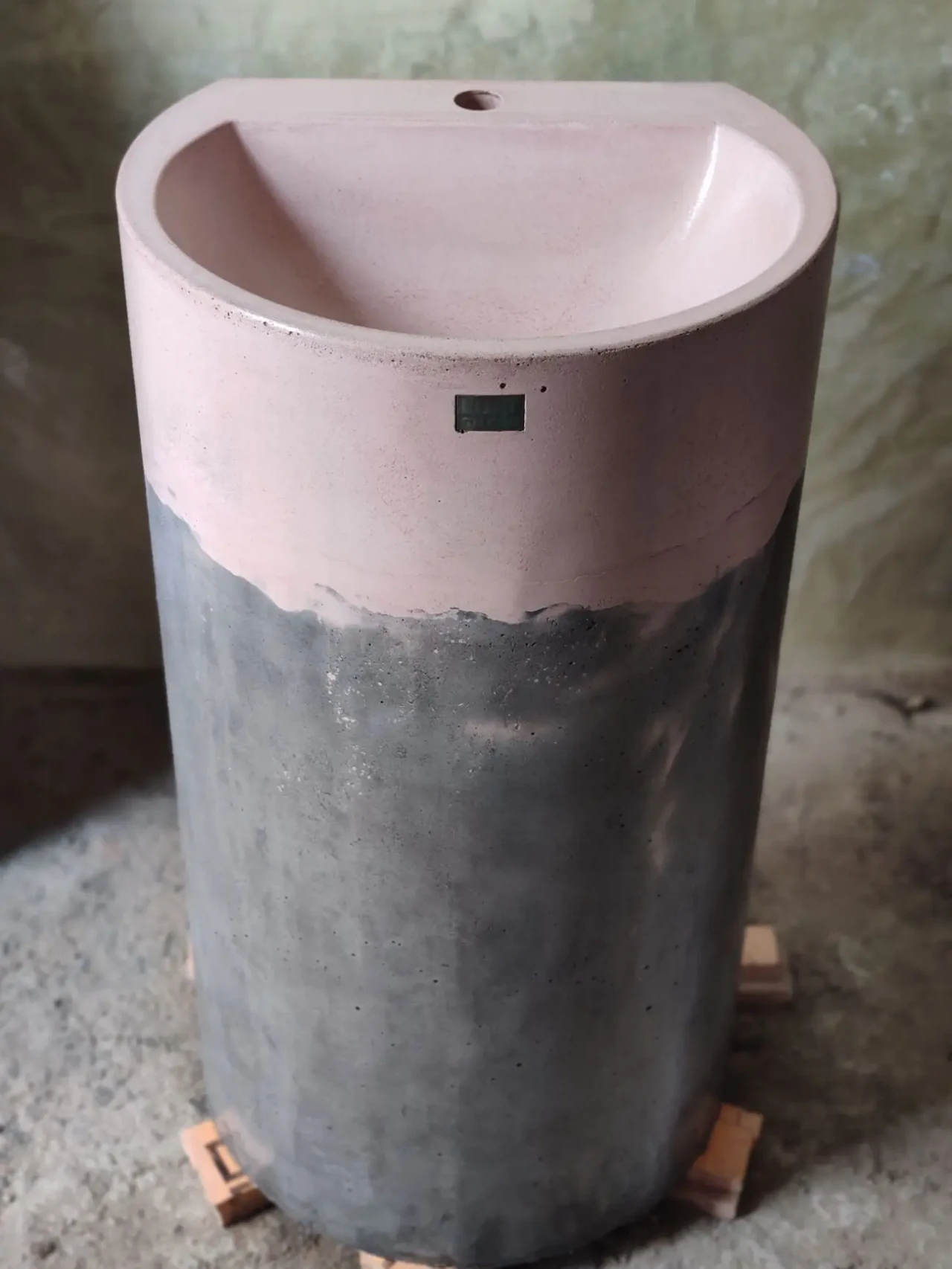 Бетонный умывальник тумба бочка самостоячий розовый серый лофт