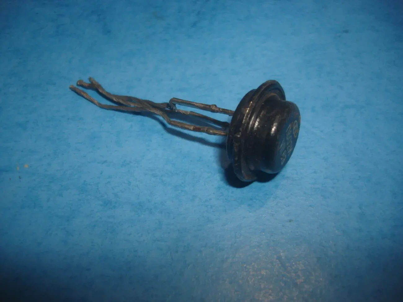 Транзисторы  серии  П213 П215 П217 П306 П607 П609 П4  П217 П306 3