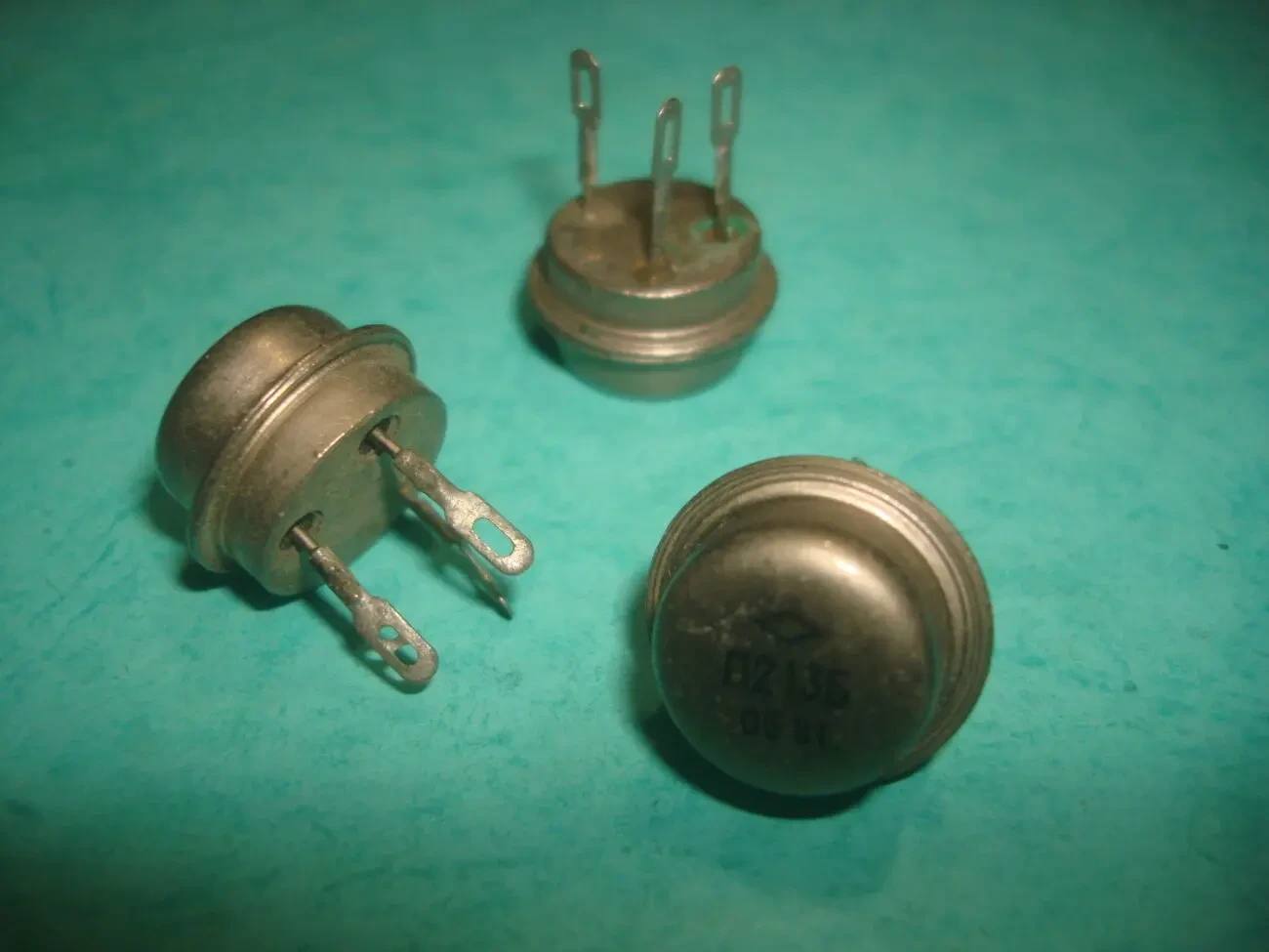 Транзисторы  серии  П213 П215 П217 П306 П607 П609 П4  П217 П306 8