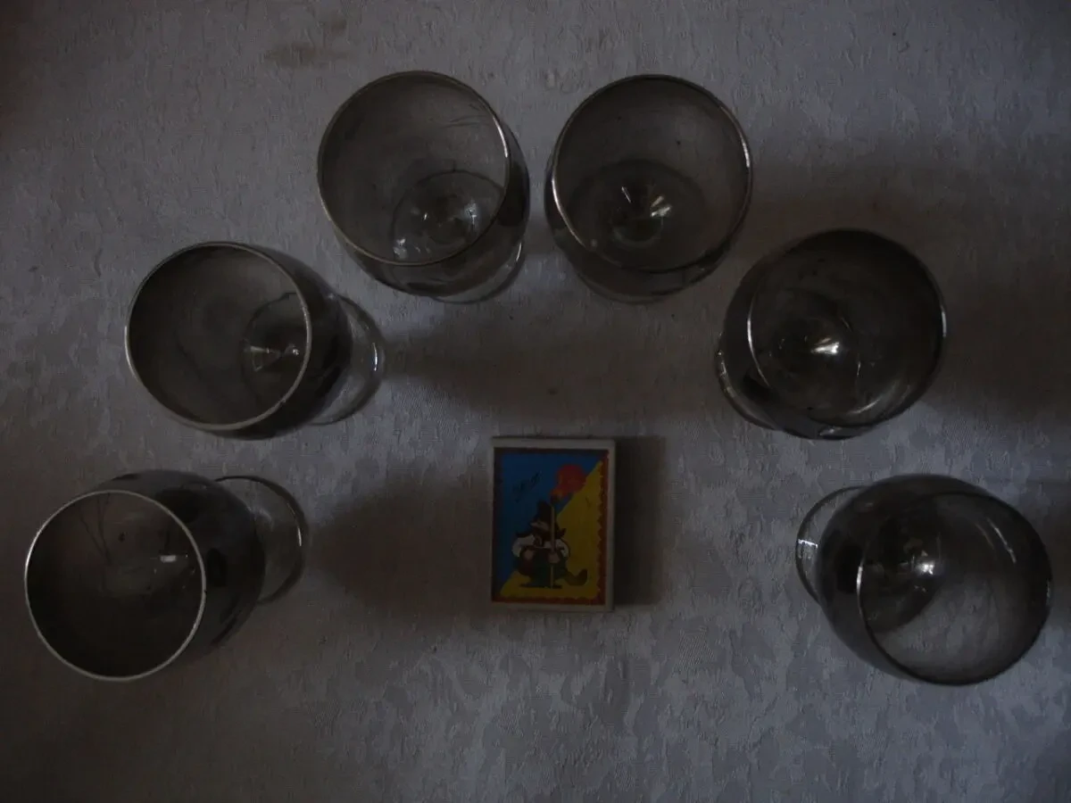 РЮМКИ/чарки на ніжці, 65 мл, ДИМЧАСТЕ СКЛО; 6 штук, НОВІ. Раритет. 6