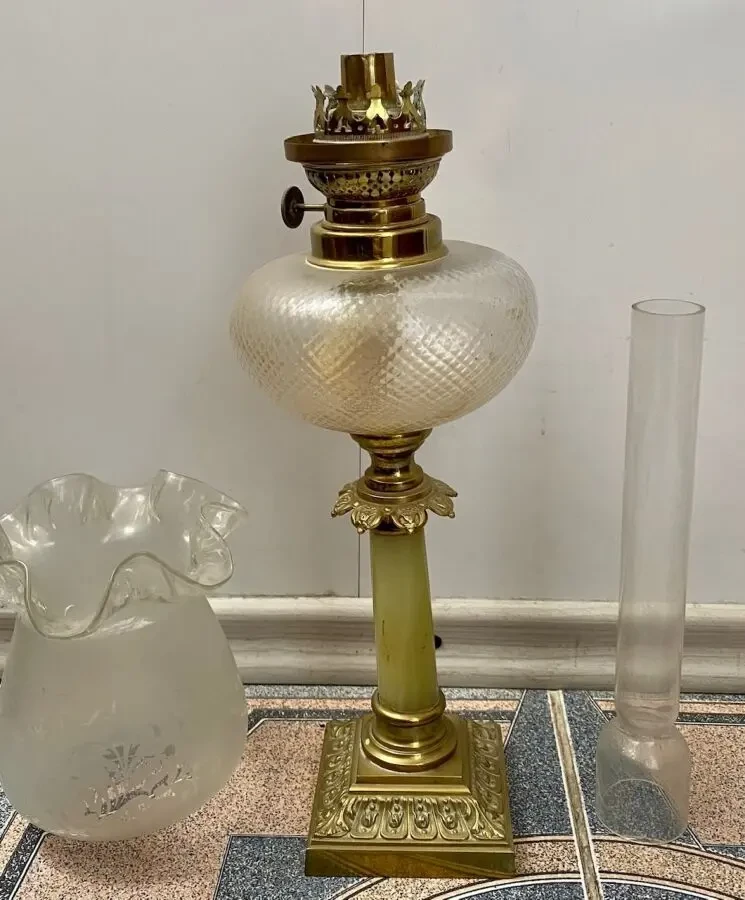Настольная керосиновая лампа.Камень 5