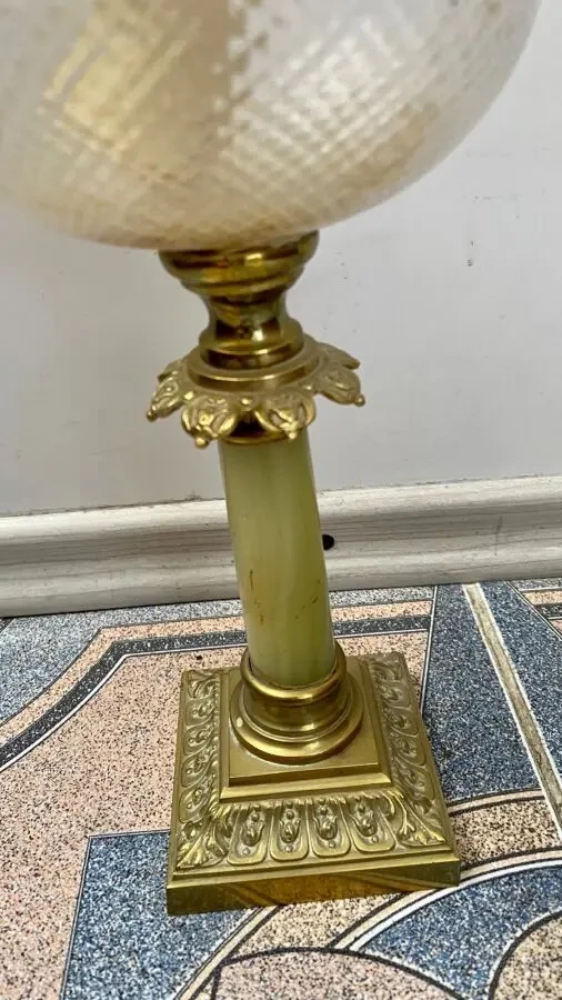 Настольная керосиновая лампа.Камень 7