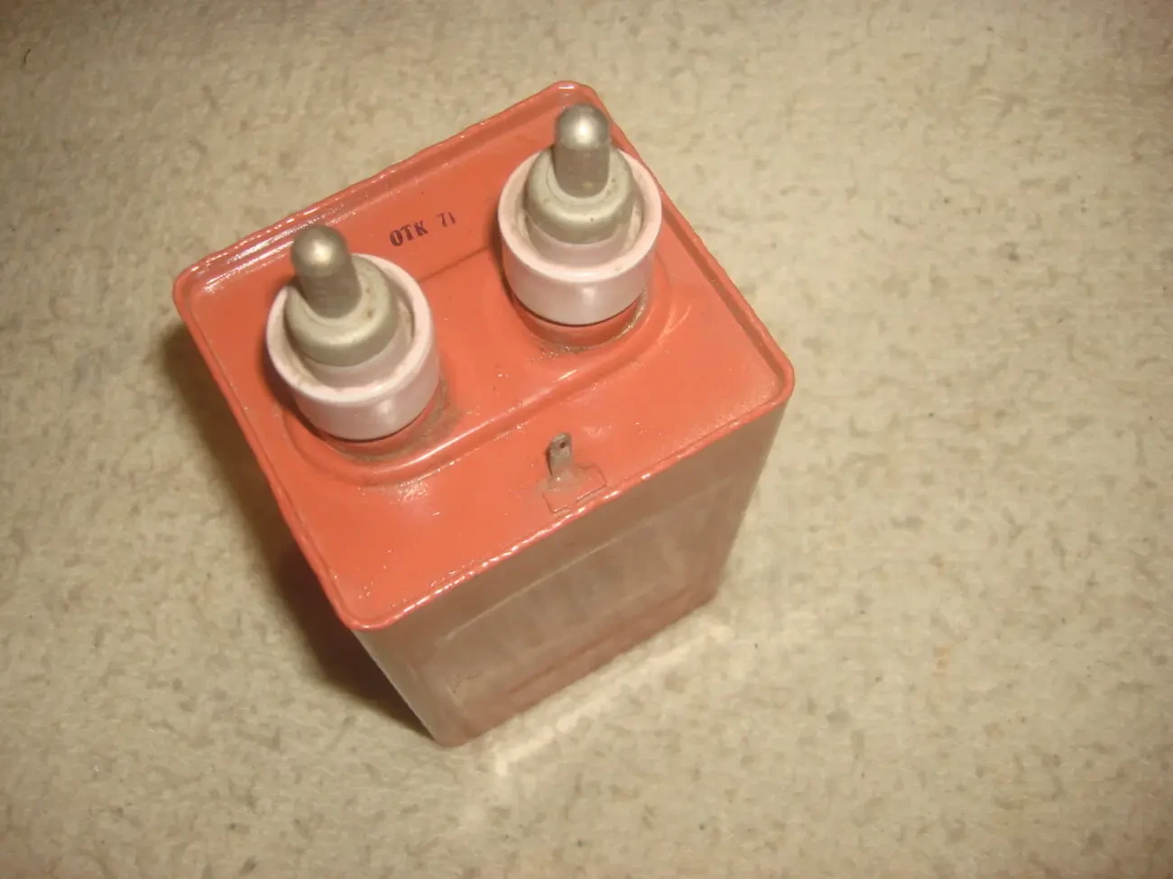 Конденсатор К15У-2 .2200пФ х10кВ .К75 - 15 . 0.5 мкФ  х 10 кВ 10