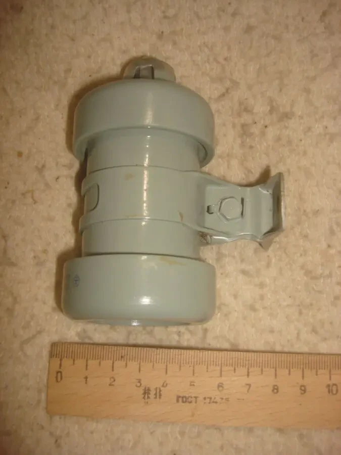 Конденсатор К15У-2 .2200пФ х10кВ .К75 - 15 . 0.5 мкФ  х 10 кВ 7