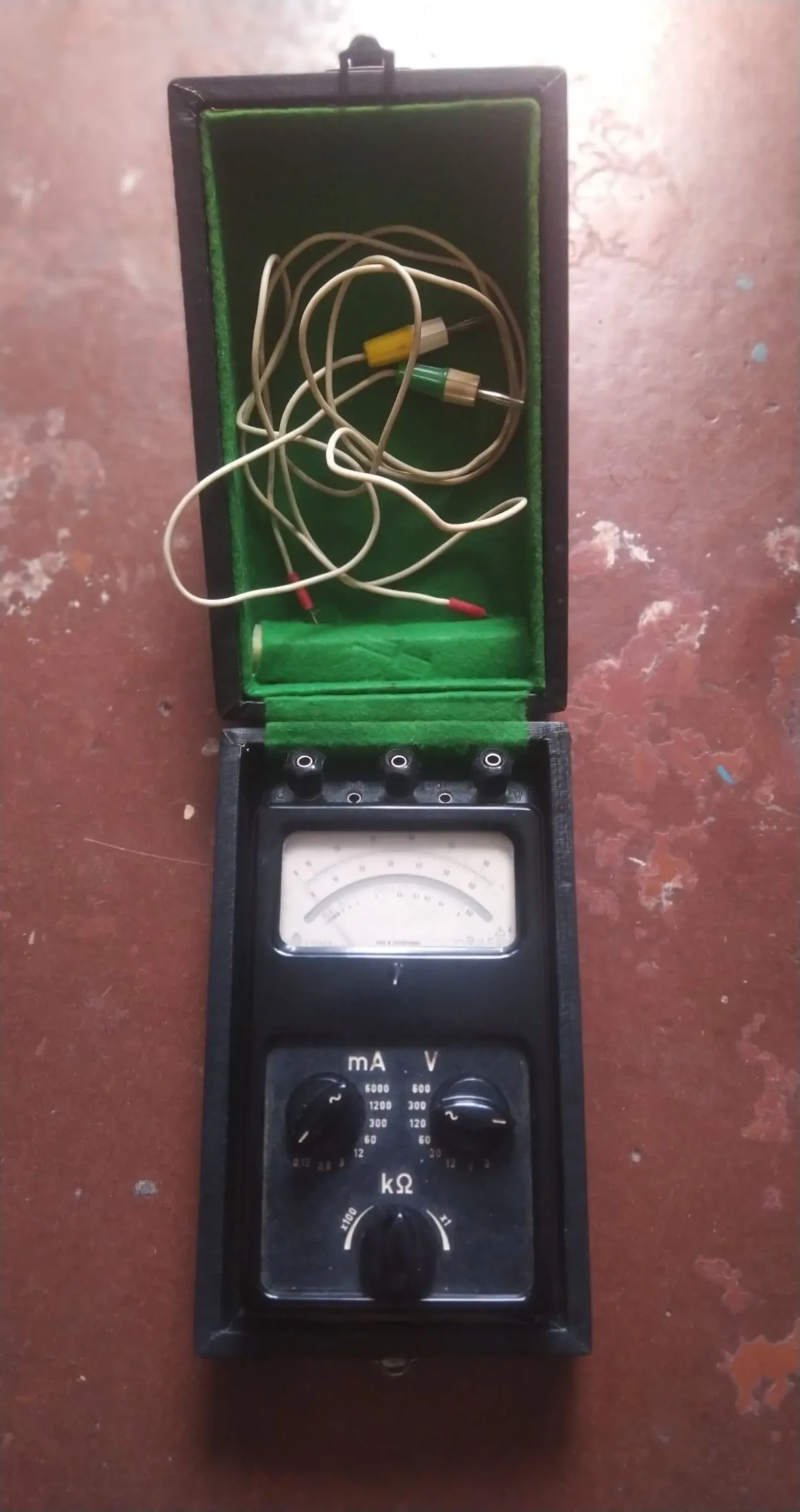 Продам універсальний вимірювальний прилад 3