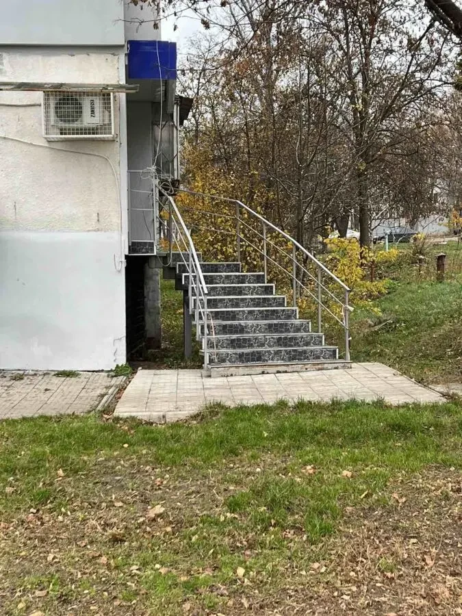 Сдам помещение 20м2 ранее был нотариус но можно и другую деятельность! 7