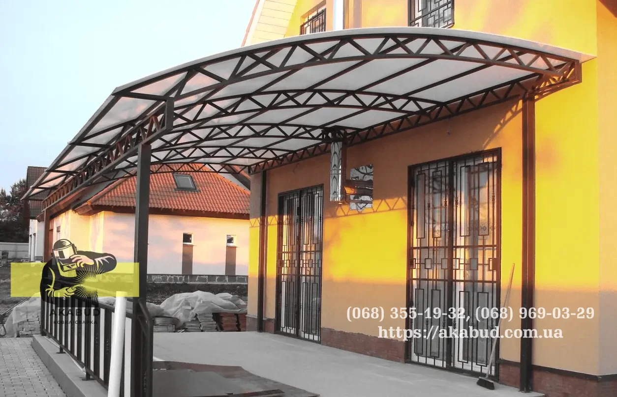 Навесы из профилированного поликарбоната. Ворота из профлиста 5