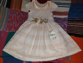 Продам  платье на девочку новое нарядное