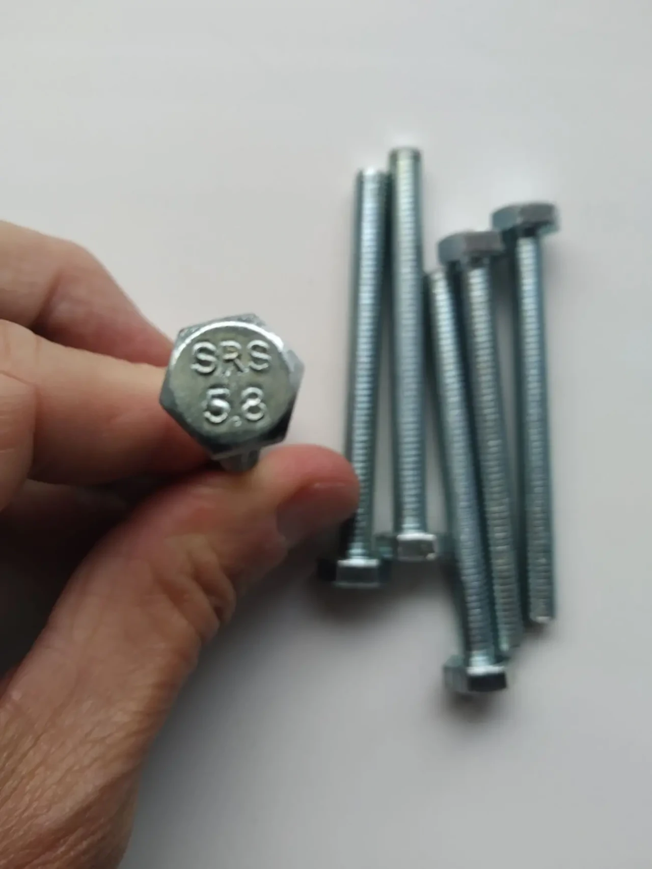 Болты  оцинкованные 3