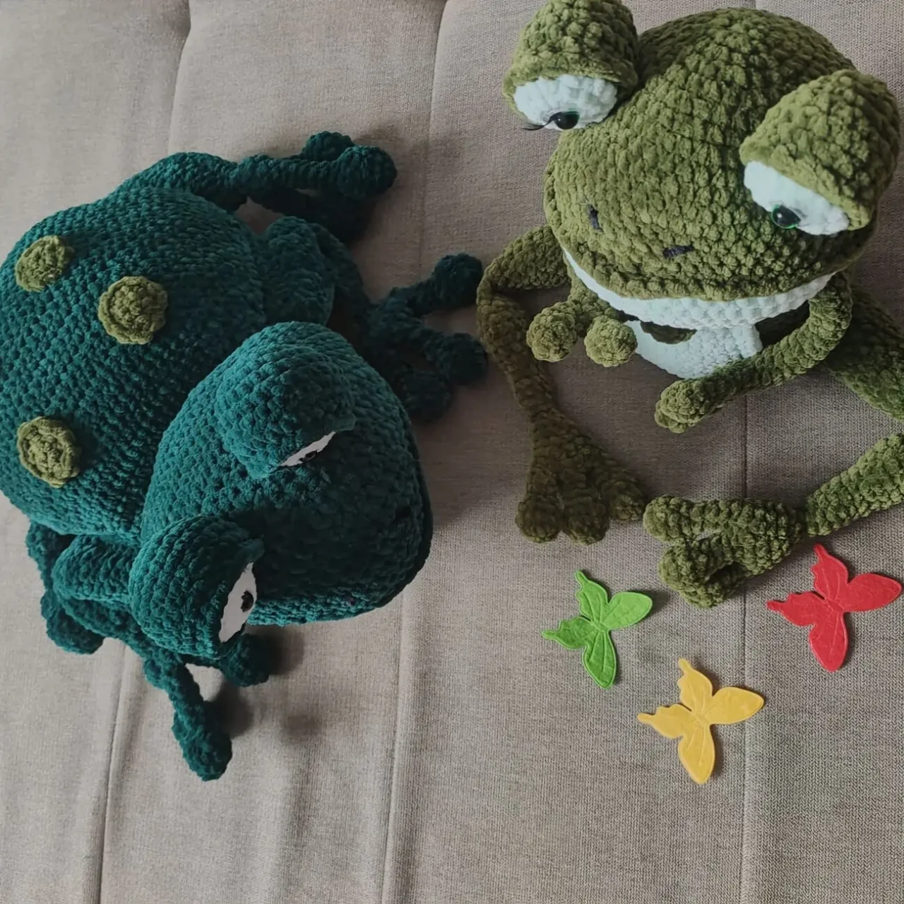 іграшка м'яка в'язана зелена жаба принцеса або кавалер плюшева 3