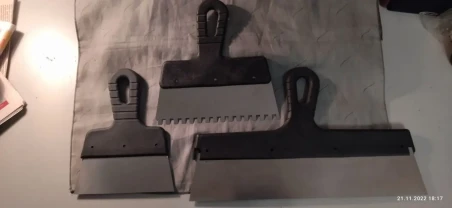 Шпатель будівельний